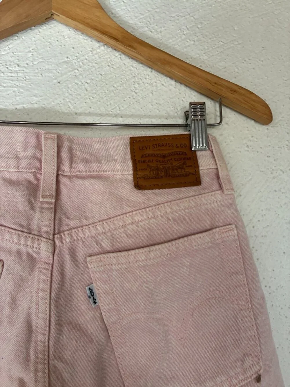 Pink! Levis Wedgie Straight Jeans - Picture 4 of 4